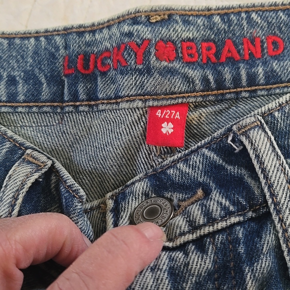 Lucky Brand Barrel Leg Raw Hem Size 4 Jeans EUC Medium Wash - Picture 2 of 11